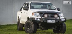 Uneek 4x4 Classic Single Hoop Bullbar to suit Toyota Hilux 09/11-06/15